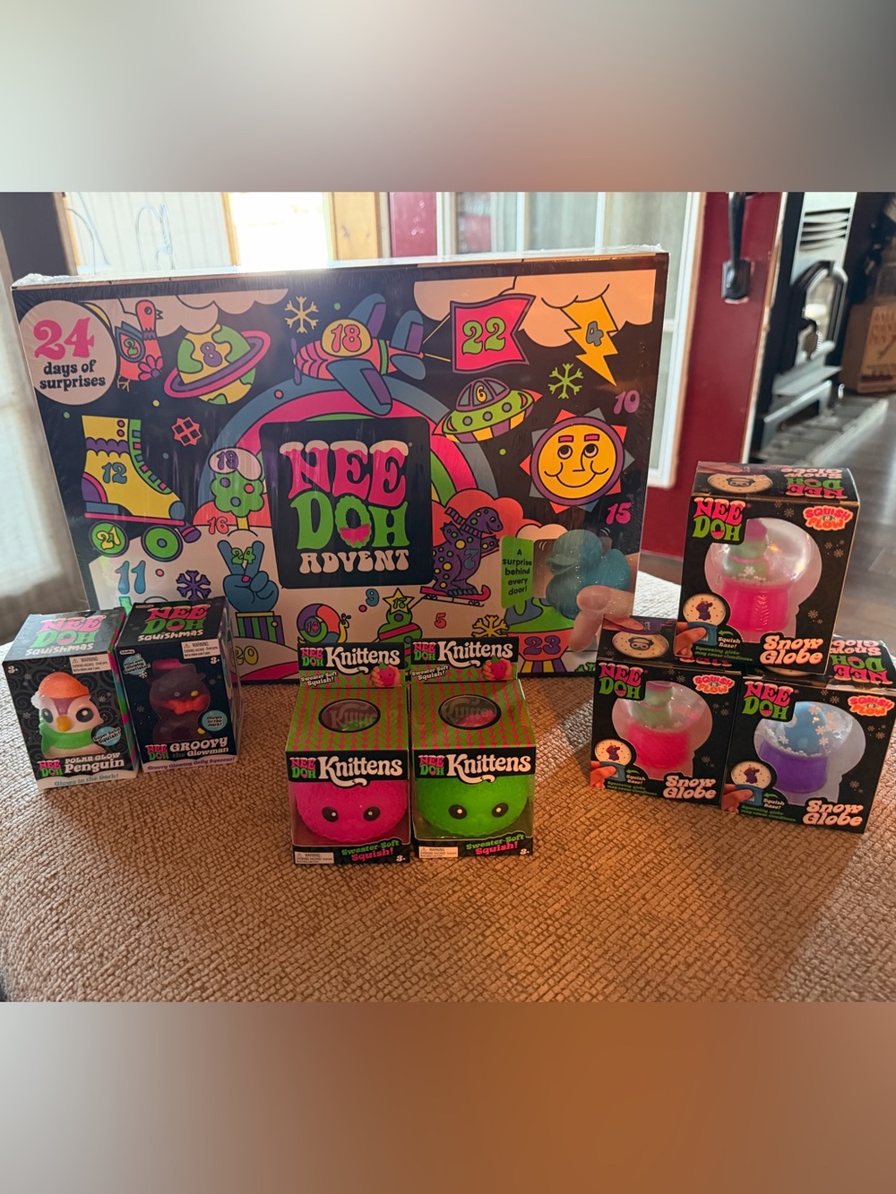 Advent Calendar with Pink and Green Knittens